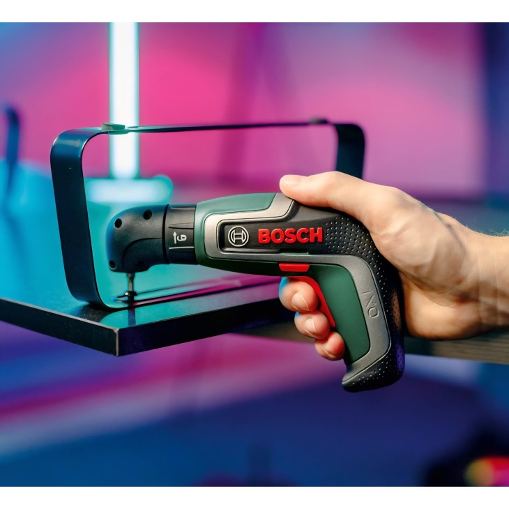 Akkus csavarozó, Bosch IXO 7, 3,6 V, 2,0 Ah, 5,5 Nm, Micro-USB kábel, ferde rögzítés, akár 190 csavarozási idő