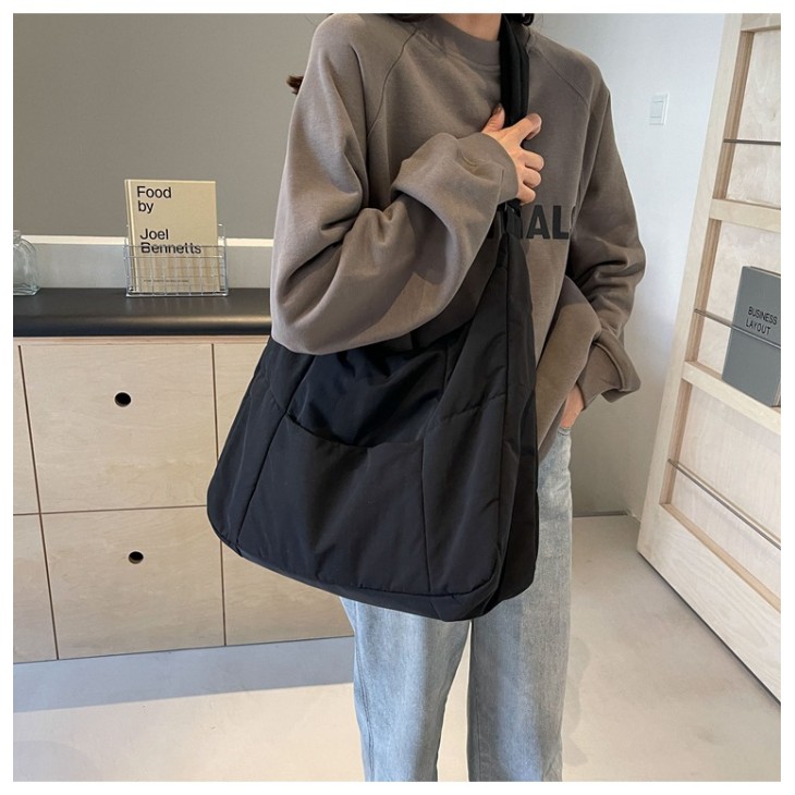 Alkalmi válltáska, TAIKESEN LADY W-1, modern, textil anyagú, tágas, fekete