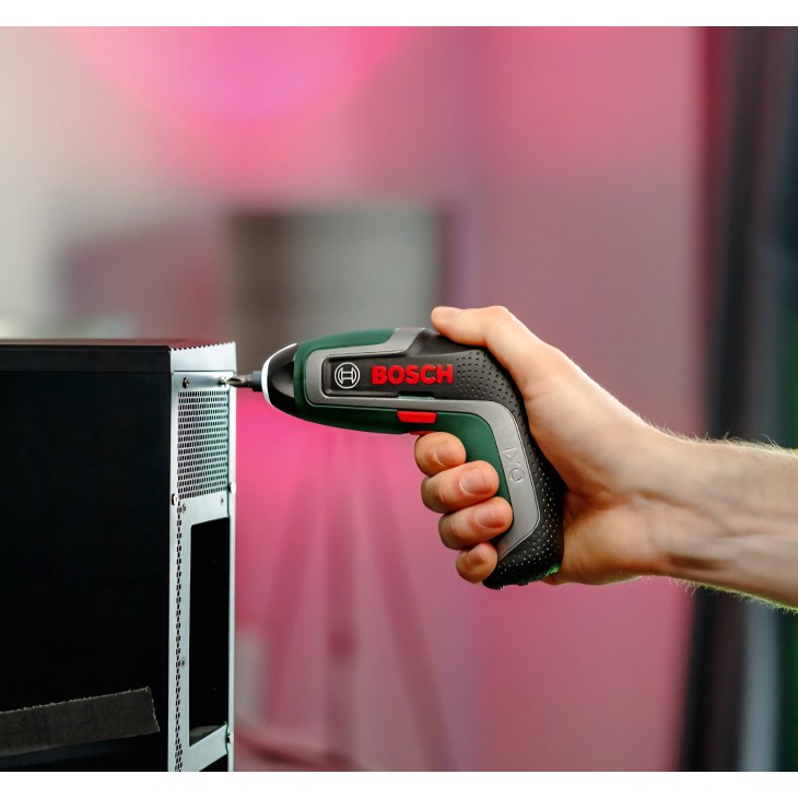 Akkus csavarozó, Bosch IXO 7, 3,6 V, 2,0 Ah, 5,5 Nm, Micro-USB kábel, ferde rögzítés, akár 190 csavarozási idő